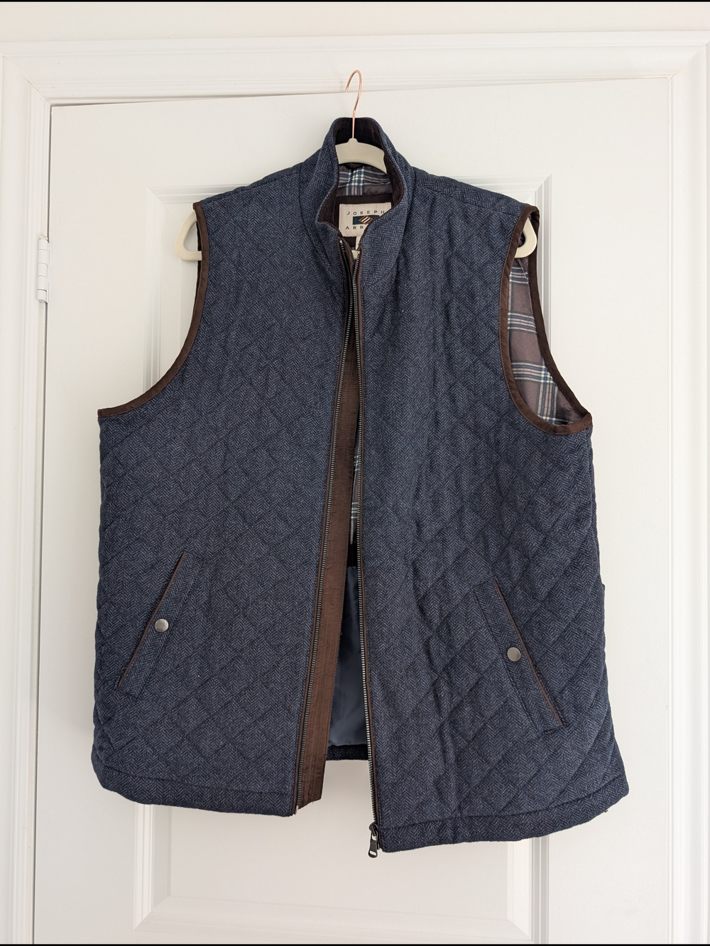 Joseph Abboud Quilted Navy Vest with Brown Trim (L/G) - Picture 1 of 3
